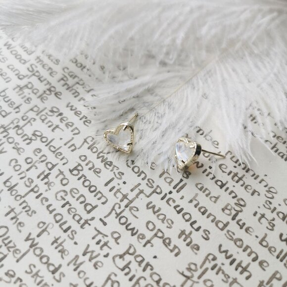 Kendra Scott Ari Heart Dichroic Glass Gold Stud Earrings - Picture 2 of 5